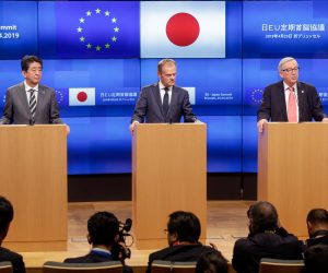 epa07528143 (L-R) Japanese Prime Minister Shinzo Abe, European Council President Donald Tusk, and European Commission President Jean-Claude Juncker give a joint press conference at the end of a EU-Japan summit meeting at the European Council in Brussels, Belgium, 25 April 2019. Abe is on an international tour preparing the G20 Summit and discussed trade, bilateral ties and North Korea.  EPA/STEPHANIE LECOCQ