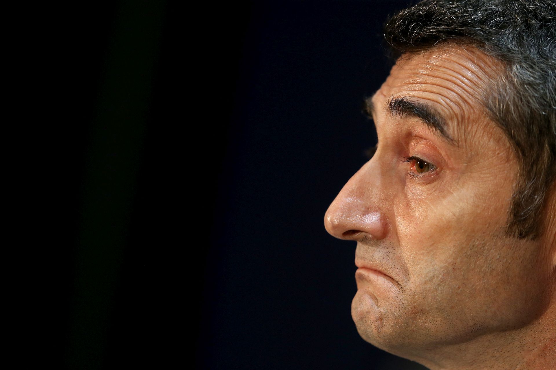 epa07494538 Barcelona's manager Ernesto Valverde during a press conference in Manchester, Britain, 09 April 2019. FC Barcelona will face Manchester United in their UEFA Champions League quarter final, first leg soccer match on 10 April 2019.  EPA/NIGEL RODDIS
