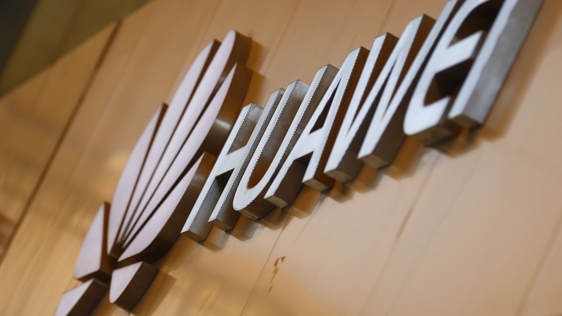epa07520861 (FILE) - A view shows a Huawei logo on a Huawei store in Beijing, China, 12 December 2018 (reissued 22 April 2019). According to media reports on 22 April, Chinese telecommunications company Huawei reportedly earned 179.7 billion Yuan (26 billion US dollar) in revenue in the first quarter of 2019, a 39 percent year-on-year increase, despite political pressure from the US to block Huawei's efforts to build 5G networks due to espionage allegations.  EPA/WU HONG