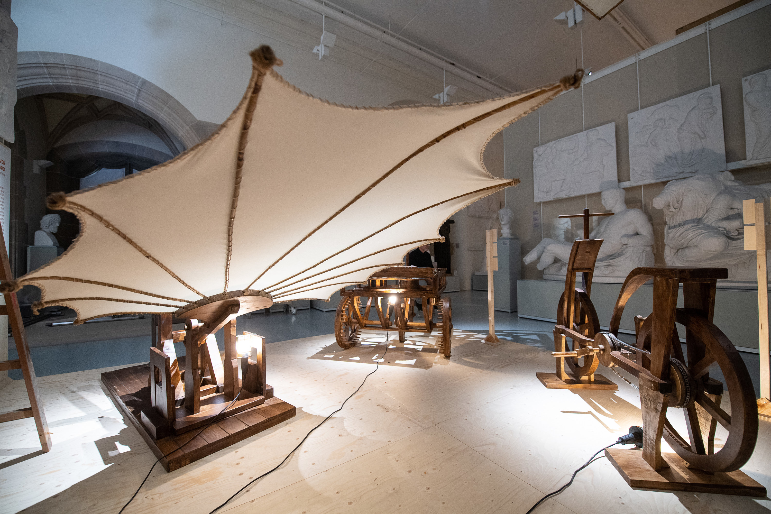 29 April 2019, Baden-Wuerttemberg, Tuebingen: Replicas of da Vinci's machines are seen on display during a press tour of the exhibition "Ex Machina - Leonardo da Vinci's Machines between Science and Art" at the Museum of the University of Tuebingen. The exhibition, which runs from 03 May to 01 December 2019, features replicas of sketches by da Vinci. Photo: Sebastian Gollnow/dpa