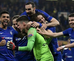 epaselect epa07559638 Goalkeeper Kepa Arrizabalaga (green shirt) of Chelsea is celebrated by teammates after they won the penalty shoout-out of the UEFA Europa League semi final 2nd leg match between Chelsea FC and Eintracht Frankfurt in London, Britain, 09 May 2019.  EPA/WILL OLIVER