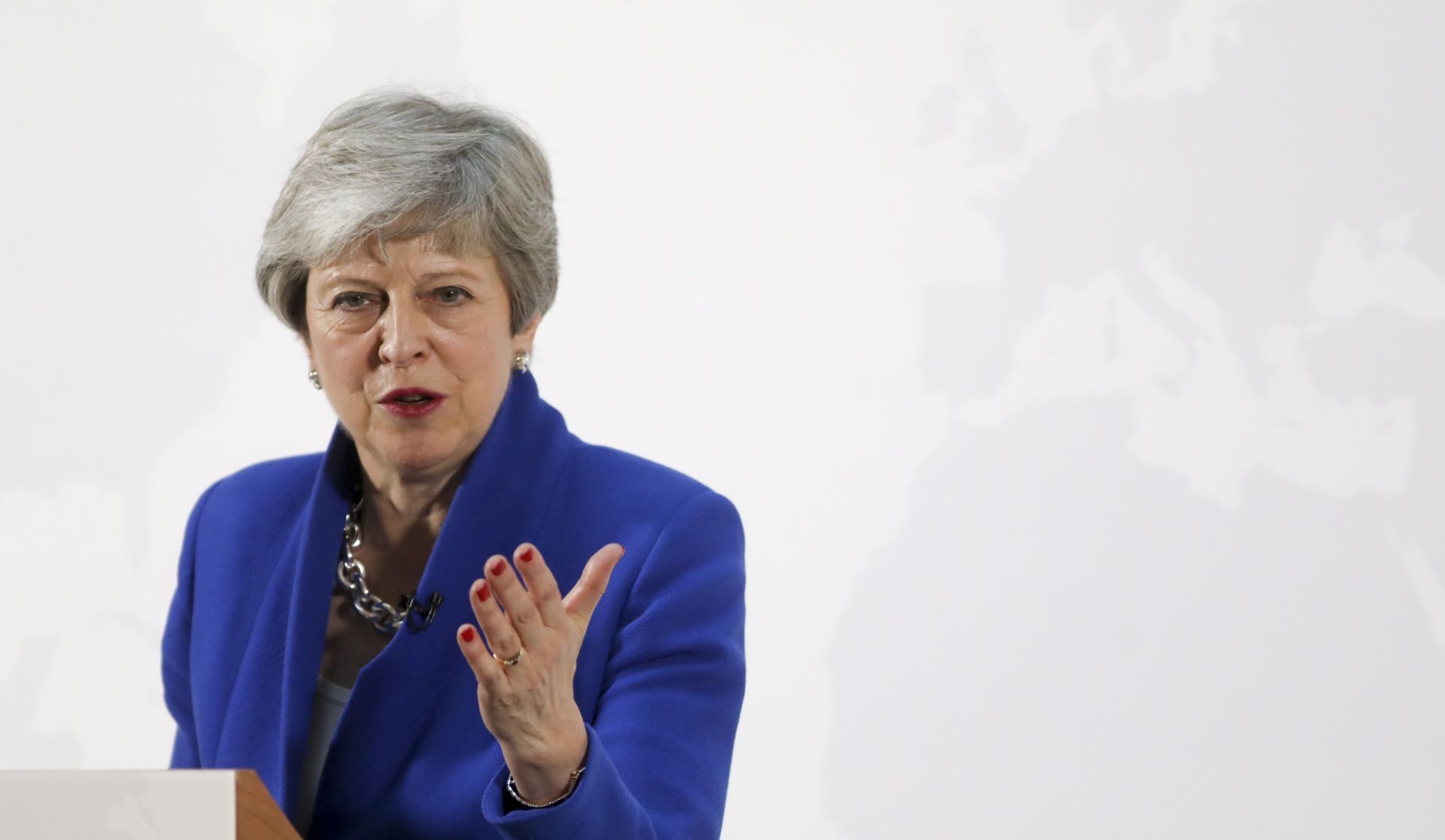 epa07589959 British prime minister Theresa May delivers a speech setting out a new proposal for her Brexit deal in London, Britain, on 21 May 2019. The premier is considering tighter customs ties with the European Union.  EPA/Chris Ratcliffe / POOL