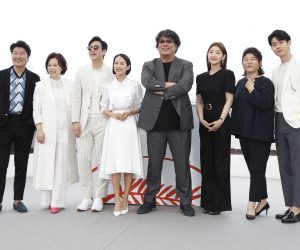 epa07591263 South Korean director Bong Joon-ho (4-R) poses with South Korean actors (L-R) Kang-Ho Song, Chang Hyae-Jin, Lee Sun Gyun, Cho Yeo-jeong, Park So-Dam, Lee Jung-Eun and Choi Woo-shik during the photocall for 'Parasite' at the 72nd annual Cannes Film Festival, in Cannes, France, 22 May 2019. The movie is presented in the Official Competition of the festival which runs from 14 to 25 May.  EPA/JULIEN WARNAND