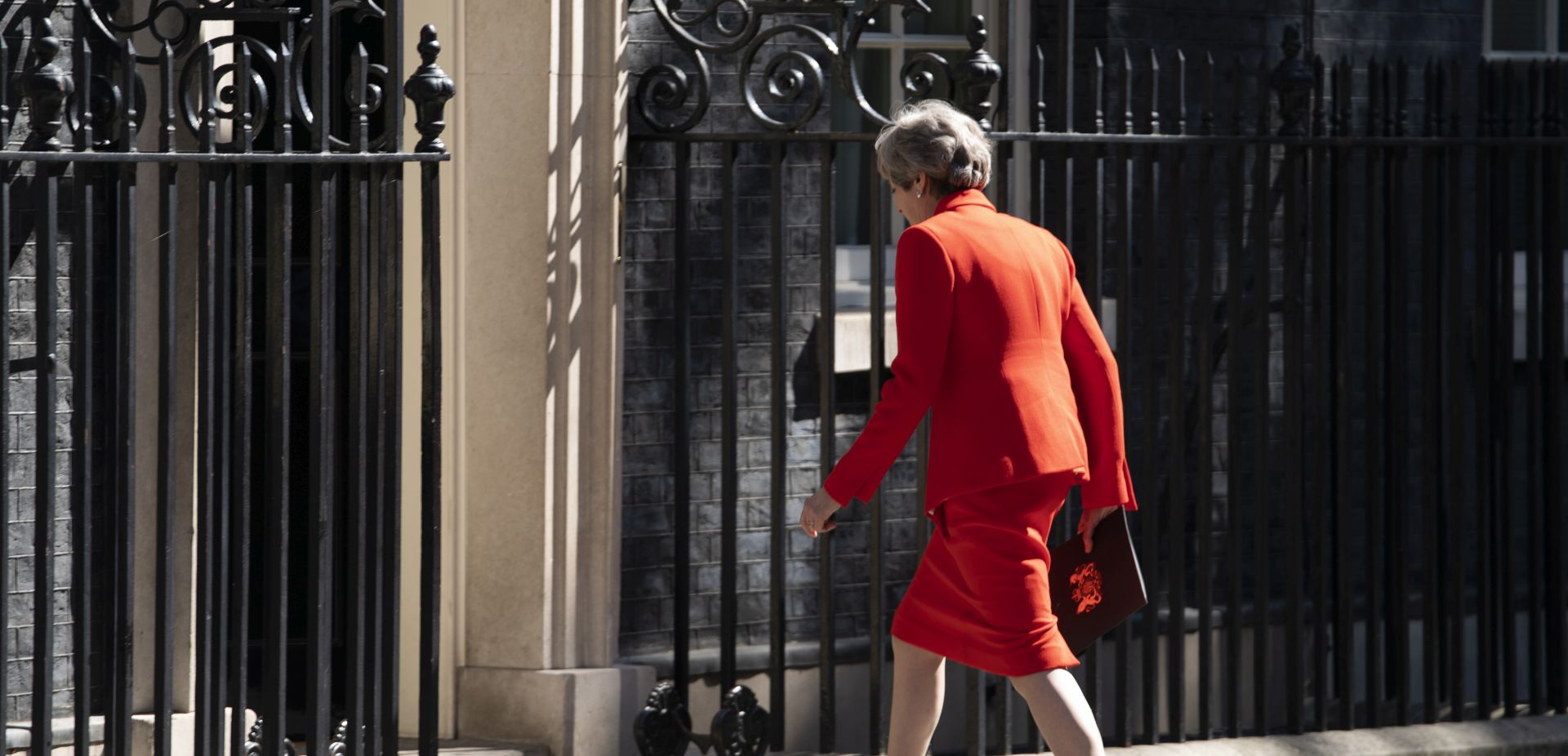 epa07596532 British Prime Minister Theresa May departs after addressing the media to announcing her resignation, outside 10 Downing Street, Central London, Britain, 24 May 2019. Mrs May announced she will resign as Prime Minister on 07 June 2019 in the meantime triggering a leadership contest to succeed her as the leader of the governing Conservative Party.  EPA/WILL OLIVER