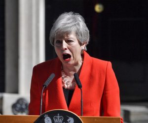 epaselect epa07596409 Britain's Prime Minister Theresa May makes a statement on at Downing Street in London in Britain, 24 May 2019. May announced she would resign from office on 07 June 2019.  EPA/NEIL HALL
