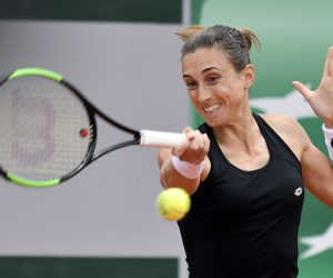 epa07610227 Petra Martic of Croatia plays Kristina Mladenovic of France during their women’s second round match during the French Open tennis tournament at Roland Garros in Paris, France, 29 May 2019.  EPA/JULIEN DE ROSA