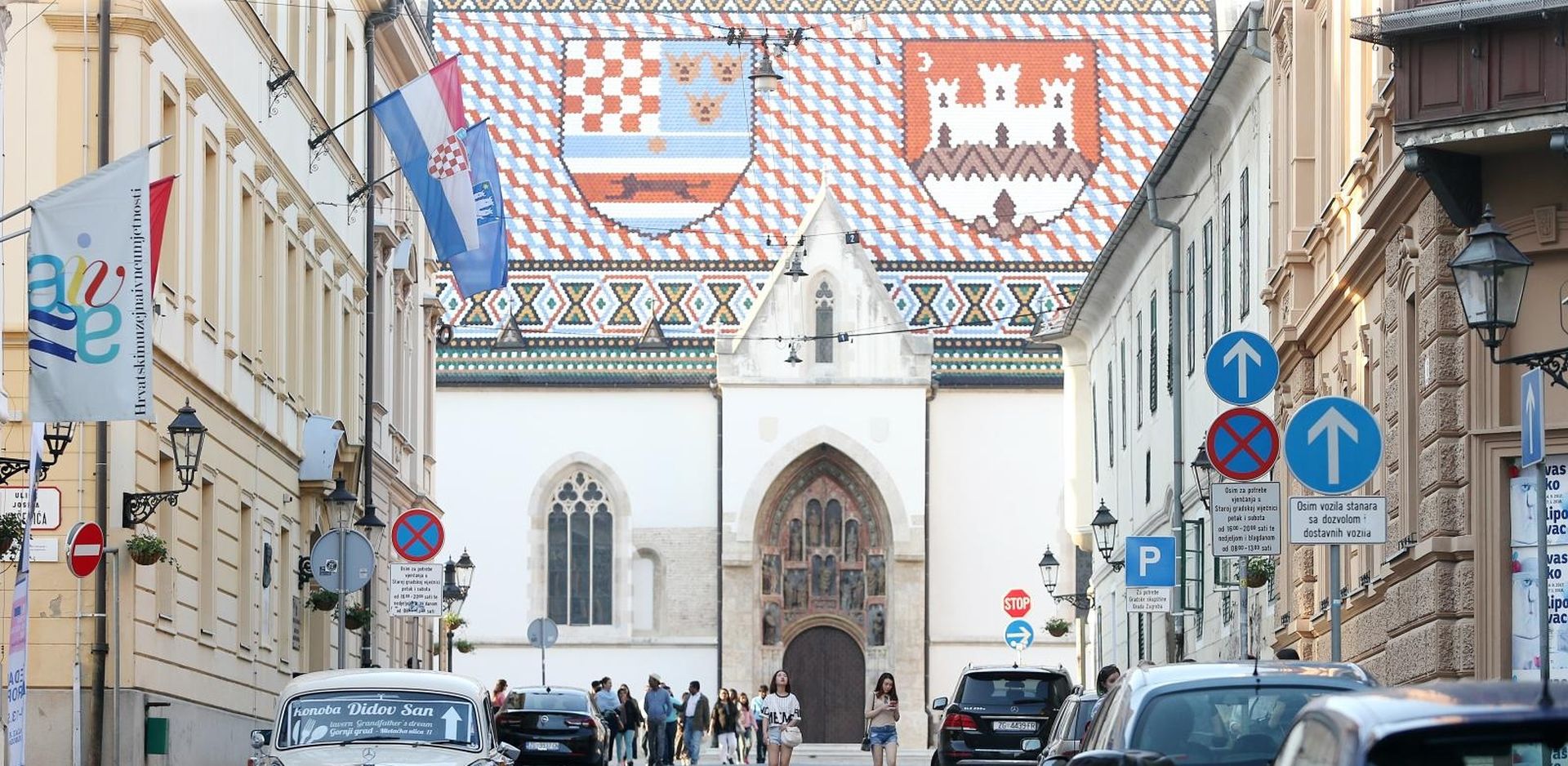 07.05.2018., Zagreb - Turisti u setnji gornjogradskim ulicama. Photo: Dalibor Urukalovic/PIXSELL
