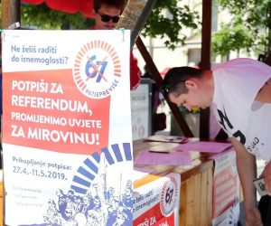 10.05.2019., Zagreb - Potpisivanje gradjana na standovima za referendum 67 je previse. 
Photo: Dalibor Urukalovic/PIXSELL