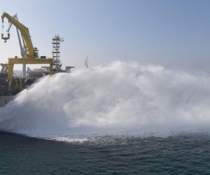 18.02.2019., Pula - Ispitivanje glavnih motora na jaruzaru, odnosno broda za specijalna kopanja i produbljivanja morskog dna, kojeg pulski brodograditelji  grade za  nizozemski Royal IHC izazvalo je veliku paznju prolaznika. Velik vodoskok iz glavnih pumpi sikljao je vodu i do sto metara u daljinu sto je cinilo velicanstvenu scenu snage i tehnologije.  

Photo: Dusko Marusic/PIXSELL