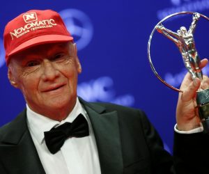 FILE PHOTO:  Former Formula One driver Lauda poses with his Lifetime award during the Laureus World Sports Awards 2016 in Berlin FILE PHOTO:  Former Formula One driver Niki Lauda poses with his Lifetime award during the Laureus World Sports Awards 2016 in Berlin, Germany, April 18, 2016.  REUTERS/Hannibal Hanschke /File Photo Hannibal Hanschke