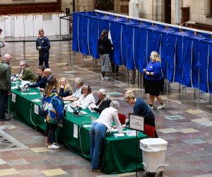 epa07601615 People vote during the European Parliament Elections at Copenhagen Town Hall in Copenhagen, Denmark, 26 May 2019. The European Parliament election is held by member countries of the European Union (EU) from 23 to 26 May 2019.  EPA/IDA MARIE ODGAARD  DENMARK OUT