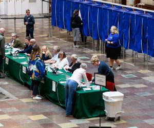 epa07601615 People vote during the European Parliament Elections at Copenhagen Town Hall in Copenhagen, Denmark, 26 May 2019. The European Parliament election is held by member countries of the European Union (EU) from 23 to 26 May 2019.  EPA/IDA MARIE ODGAARD  DENMARK OUT