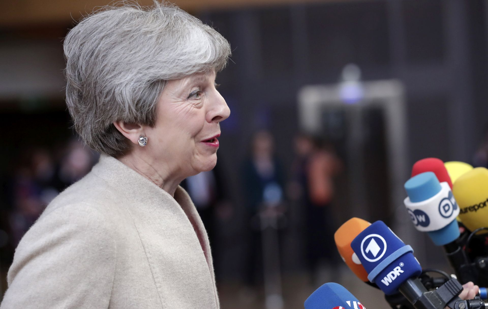 epa07608365 British Prime Minister Theresa May arrives at a special EU summit in Brussels, Belgium, 28 May 2019. Two days after the European Parliament elections, EU heads of state or government will gather for a summit to discuss the outcome of the vote and start the nomination process for the heads of the EU institutions.  EPA/STEPHANIE LECOCQ