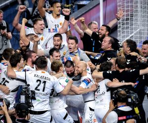 epa07620680 Players of Vardar celebrate after winning the 2019 EHF FINAL4 Handball Champions League final match between HC Vardar and Telekom Veszprem in Cologne, Germany, 02 June 2019.  EPA/SASCHA STEINBACH