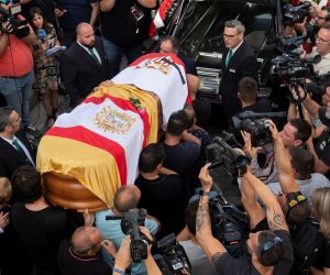 epa07621932 Family and friends attend the funeral of late soccer player Jose Antonio Reyes in Utrera, Seville, Spain, 03 June 2019. Reyes, 35, died 01 June 2019, in a car accident in Seville when the vehicle he was driving crashed off-road and burnt. Jose Antonio Reyes, who currently played for Extremadura Fc, played for Arsenal, Sevilla FC, Real Madrid and Atletico de Madrid amongst other clubs.  EPA/Raúl Caro