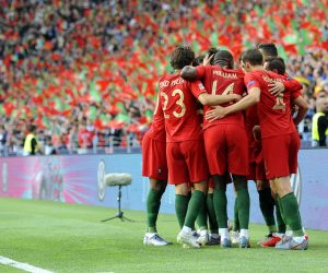 epa07628394 Portuguese players celebrate their 1-0 lead during the UEFA Nations League semi final soccer match between Portugal and Switzerland at Dragao stadium in Porto, Portugal, 05 June 2019.  EPA/FERNANDO VELUDO