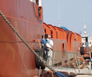 epa07633217 Migrants disembark from the Italian merchant ship Asso Venticinque in the port of Pozzallo, Sicily island, Italy, 07 June 2019. The 62 migrants were rescued on Thursday in Maltese search-and-rescue waters.  EPA/FRANCESCO RUTA