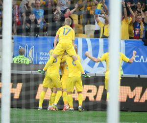 epa07633763 Players of Ukraine celebrate a goal during the UEFA EURO 2020 Group B qualifying soccer match between Ukraine and Serbia, at Arena Lviv Stadium, Lviv, Ukraine, 07 June 2019.  EPA/MYKOLA TYS