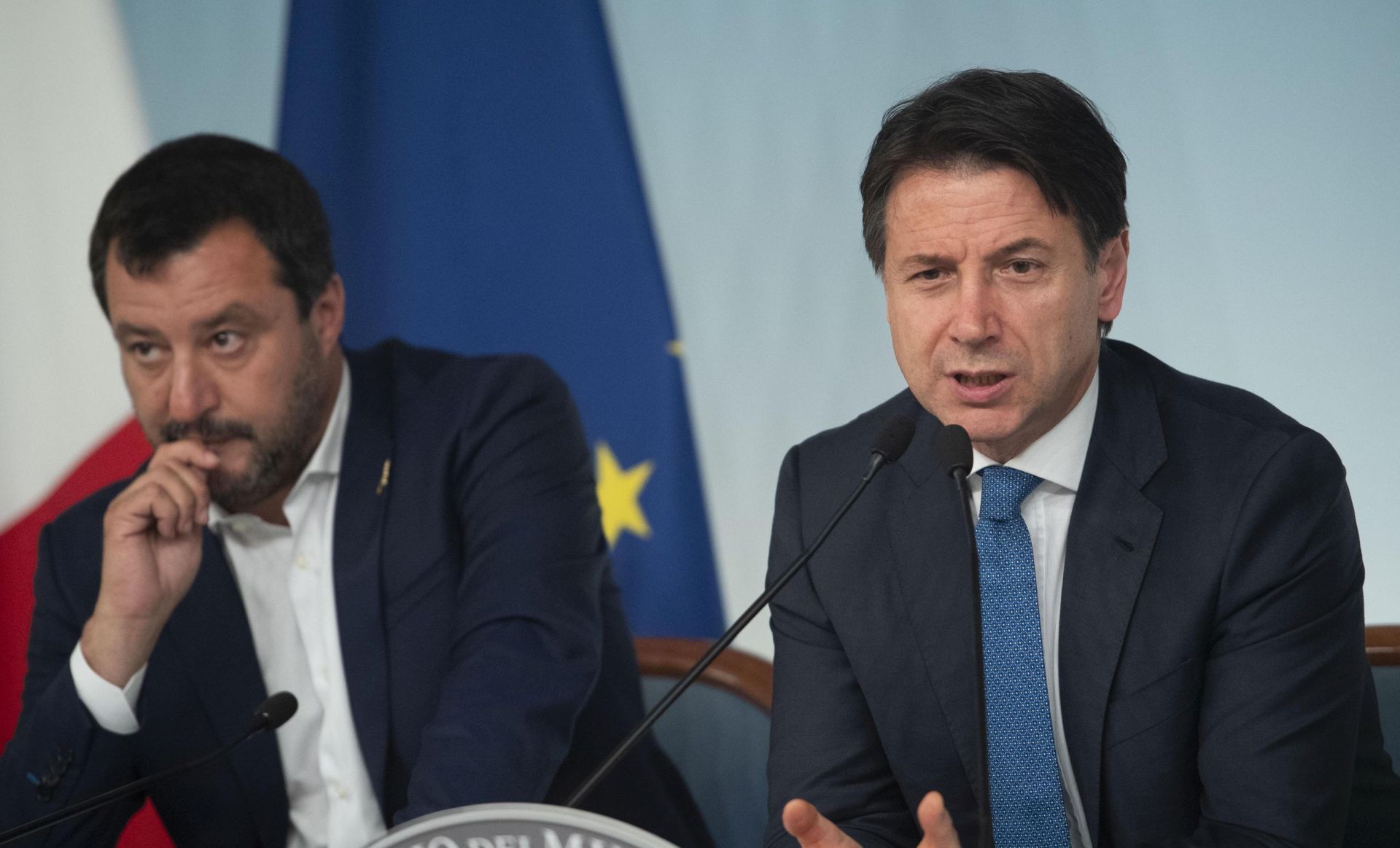 epa07641405 Italian Prime Minister Giuseppe Conte (R) with Italian Deputy Premier and Interior Minister, Matteo Salvini, attend a press conference after a Cabinet meeting at Chigi Palace in Rome, Italy, 11 June 2019.  EPA/MAURIZIO BRAMBATTI