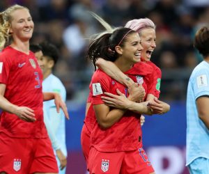 epa07642124 Alex Morgan (C) of USA celebrates a goal with teammates during the FIFA Women's World Cup 2019 preliminary round match between USA and Thailand in Reims, France, 11 June 2019.  EPA/TOLGA BOZOGLU