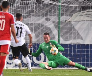 epa07661629 Germany's Marco Richter (2-L) scores the opening goal against Serbia's goalkeeper Boris Radunovic (R) during the UEFA European Under-21 Championship 2019 group B soccer match between Germany and Serbia in Trieste, Italy, 20 June 2019.  EPA/FRANCO DEBERNARDI