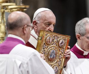 epa07681866 Pope Francis leads a mass to bless the Palliums for the new metropolitan archbishops in Saint Peter's Basilica at the Vatican City, 29 June 2019.  EPA/GIUSEPPE LAMI