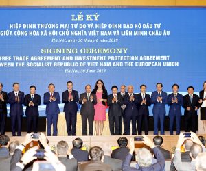 epa07684228 A group photo at the signing ceremony for the Free Trade Agreement and the Investment Protection Agreement between Viet Nam and European Union (EVFTA and IPA) at the Government Office in Hanoi, Vietnam, 30 June 2019.  EPA/MINH HOANG