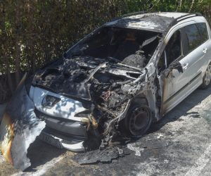17.05.2019., Zadar -  U Ulici Franka Lisice sinoc je izgorio osobni automobil. 
Photo: Dino Stanin/PIXSELL