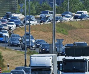 18.08.2018., Zagreb -  Na ulasku na autocestu u smjeru mora kod Luckog, stvaraju se prometne guzve. 
Photo: Borna Filic/PIXSELL