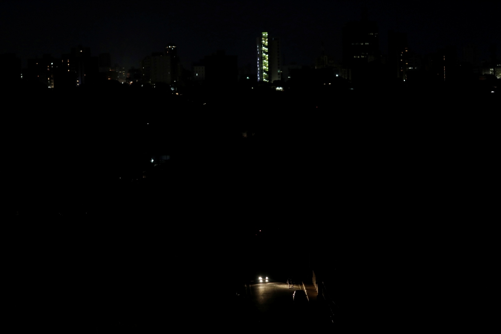 A general view of a neighborhood during a blackout in Maracaibo A general view of a neighborhood during a blackout in Maracaibo, Venezuela, April 12, 2019. REUTERS/Ueslei Marcelino UESLEI MARCELINO