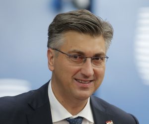 epa07660317 Croatian Prime Minister Andrej Plenkovic arrives for a European Council Summit in Brussels, Belgium, 20 June 2019. European leaders are meeting in Brussels on 20 and 21 June to discuss new leadership posts for the EU's next institutional cycle and adopt the bloc's strategic agenda for 2019-2024; they will also focus on climate, disinformation, long-term EU budget and external relations.  EPA/JULIEN WARNAND / POOL