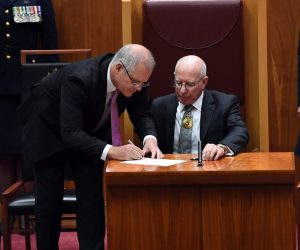 epa07686463 Incoming Governor-General of the Commonwealth of Australia David Hurley (C, right) and Australian Prime Minister Scott Morrison (C, left) attend the swearing in ceremony in the Senate at Parliament House in Canberra, Australia, 01 July 2019. David Hurley, former New South Wales governor and former defense force chief is replacing outgoing Governor General Peter Cosgrove.  EPA/SAM MOOY AUSTRALIA AND NEW ZEALAND OUT