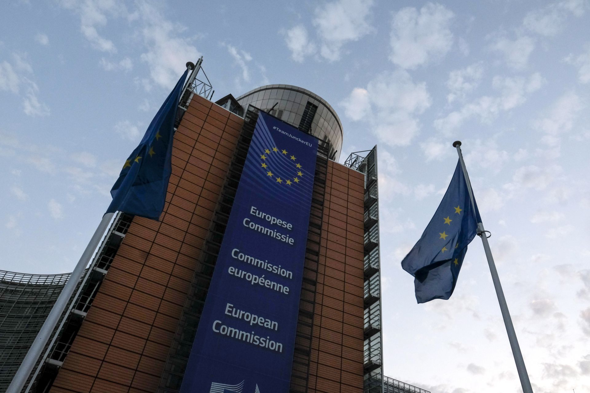 epa07686414 A view of the European Commission headquarters after a night of negotiations for European leaders during a Special European Council in Brussels, Belgium, 01 July 2019. Heads of states or governments from EU member states meet to continue discussions on the possible candidates for the heads of EU institutions, namely European Council President, President of the European Commission, High Representative of the Union for Foreign Affairs and Security Policy (Foreign Policy Chief), and President of the European Central Bank.  EPA/OLIVIER HOSLET