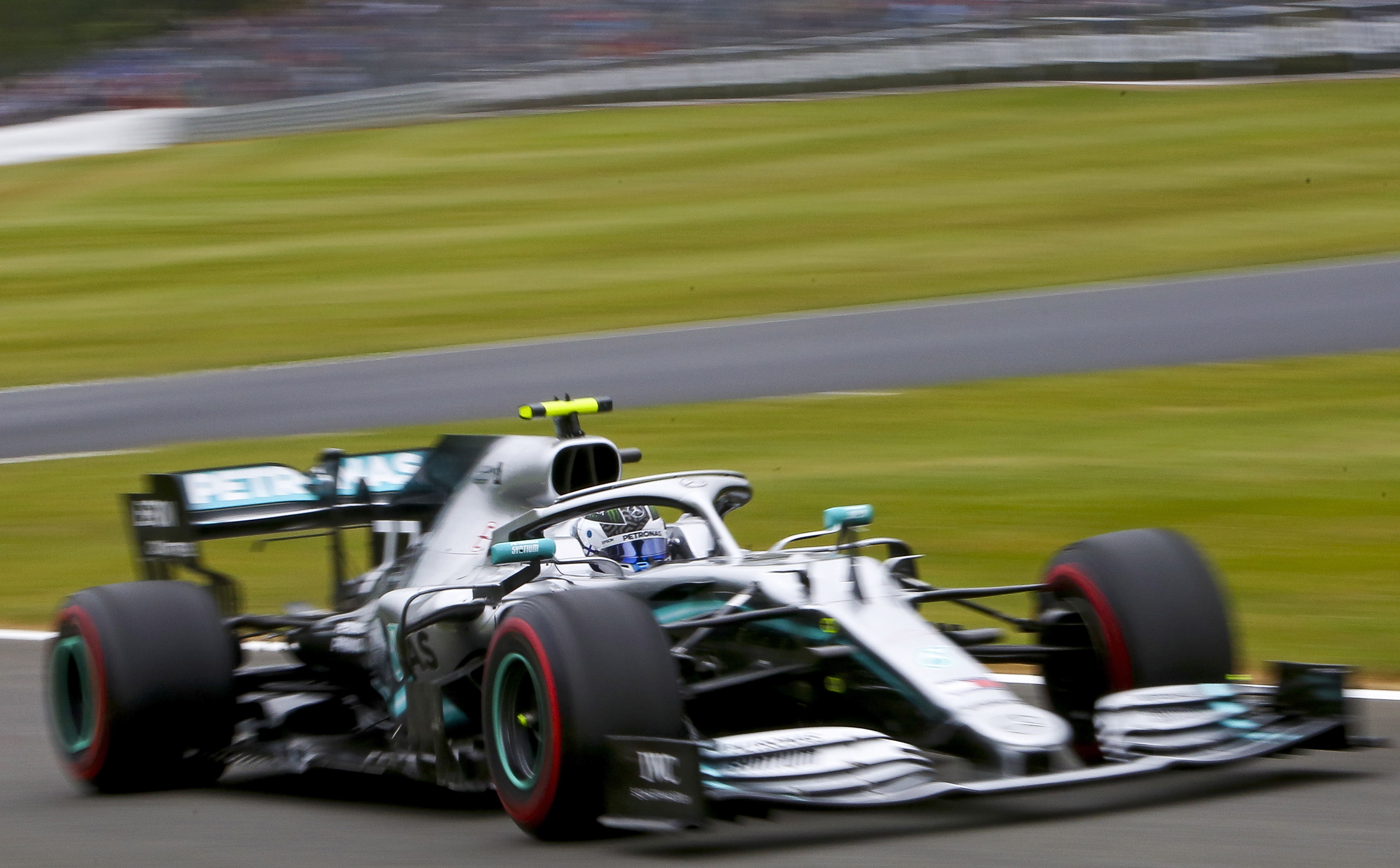 epa07714252 Finnish Formula One driver Valtteri Bottas of Mercedes AMG GP during the third practice session of the Formula One Grand Prix of Great Britain at the Silverstone circuit, in Northamptonshire, Britain, 13 July 2019. The 2018 Formula One Grand Prix of Great Britain will take place on 14 July.  EPA/GEOFF CADDICK