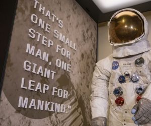 epa07720826 US astronaut Neil Armstrong's Apollo 11 spacesuit on display at the Smithsonian National Air and Space Museum in Washington, DC, USA, 20 July 2019. The spacesuit, which was off display for seven years during restoration, was put back on display as part of the 50th anniversary of the Apollo 11 mission to the Moon.  EPA/ERIK S. LESSER