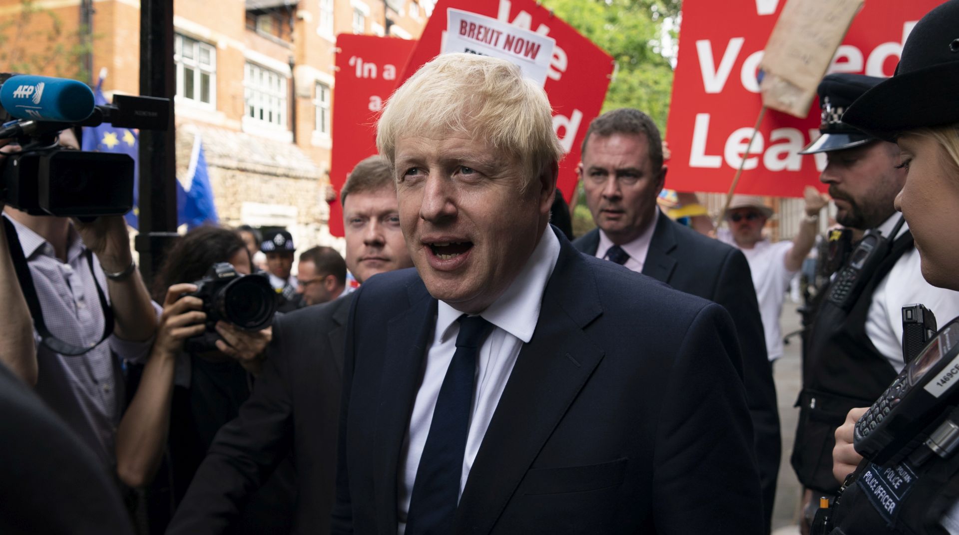 epa07733484 Britain's Former Foreign Secretary Boris Johnson leaves offices in Central London, Britain, 22 July 2019. Johnson and his Conservative Leadership rival Jeremy Hunt will discover who has won the race to become Britain's next prime minister on 23 July 2019.  EPA/WILL OLIVER