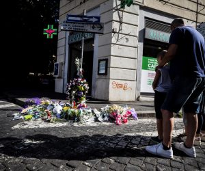epa07743588 Notes and flowers have been placed at the site where the Carabiniere police officer Mario Cerciello Rega was stabbed to death in Rome, Italy, 27 July 2019. A young US tourist has allegedly confessed to stabbing to death Mario Cerciello Rega, a Carabiniere police officer who was investigating the theft of a bag and cellphone before dawn on 26 July 2019.  EPA/ANGELO CARCONI