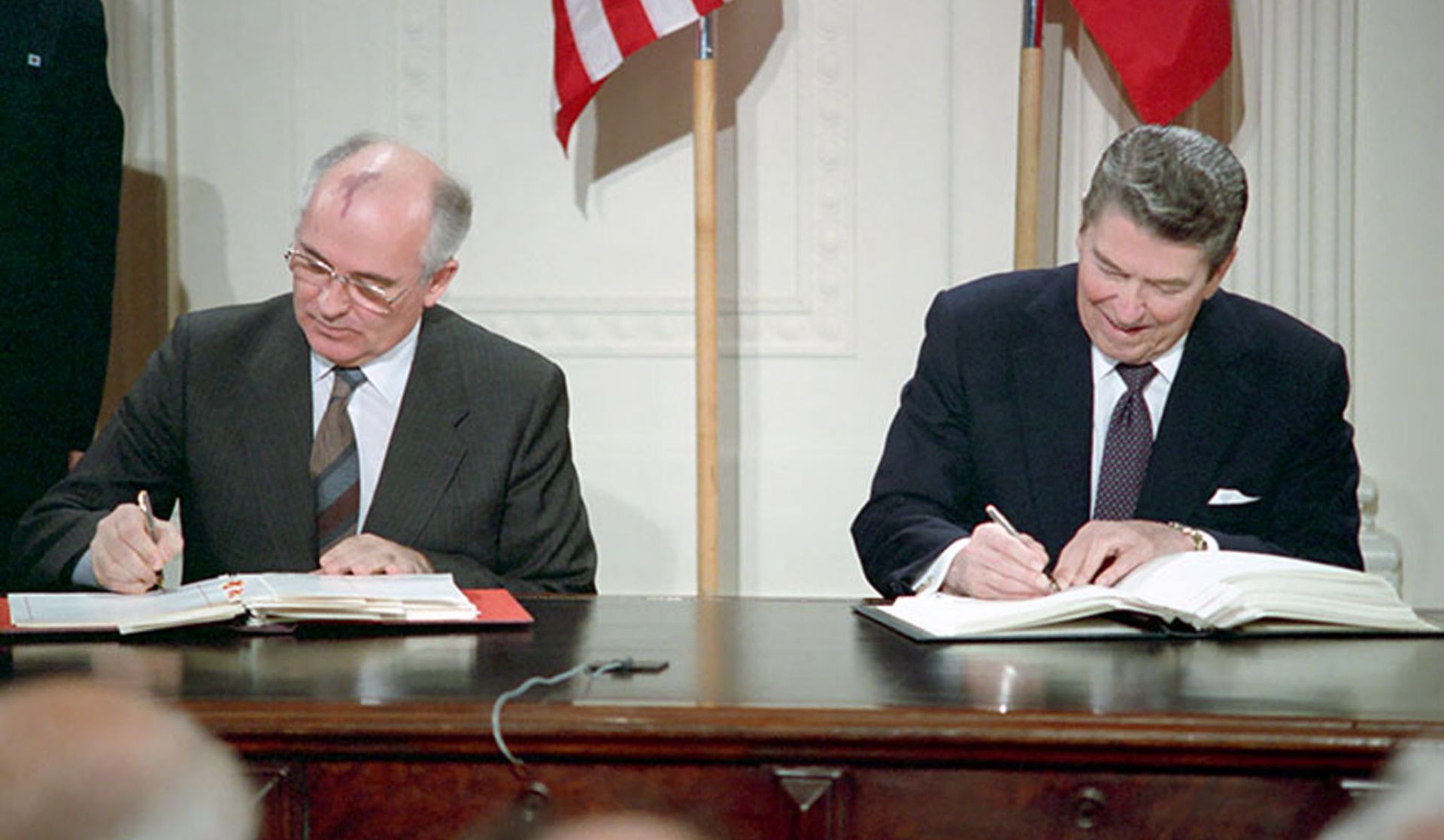 epa07753112 (FILE) - A handout photo made available by the Ronald Reagan Presidential Library Museum shows US President Ronald Reagan and Soviet General Secretary Michhail Gorbachev signing the INF Treaty in the East Room of the White House in Washington D.C., USA, 08 December 1987 (reissued 02 August 2019). US formally withdraws from Intermediate-Range Nuclear Forces Treaty  with Russia on 02 August 2019.  EPA/RONALD REAGAN PRESIDENTIAL LIBRARY HANDOUT - MANDATORY CREDIT -- HANDOUT EDITORIAL USE ONLY/NO SALES *** Local Caption *** 54950869