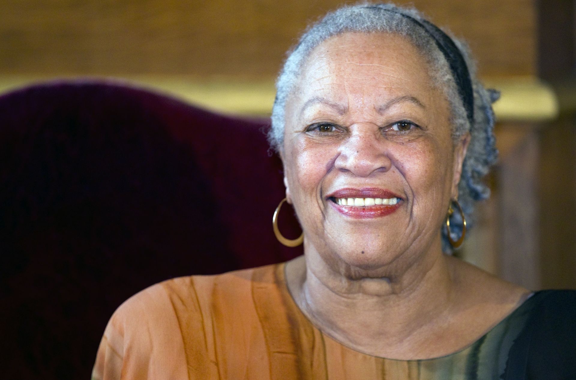 epa07759057 (FILE) - Literary Nobel prize winning US author Toni Morrison attends an award ceremony to receive the Grand Vermeil medal for her contribution to culture, at the City Hall of Paris, France, 04 November 2010 (reissued 06 August 2019). Reports on 06 August 2019 state Toni Morrison has died, aged 88. Morrison, winner of the Nobel Prize for Literature, was the first African American woman to win the prize.  EPA/IAN LANGSDON *** Local Caption *** 02429734