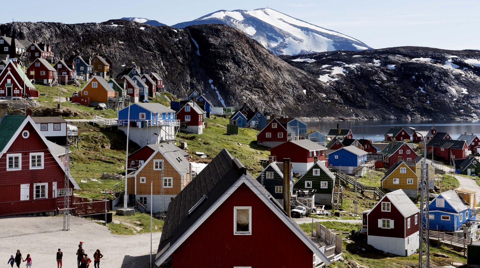 epa07775907 (FILE) - Houses in the village of Upernavik in western Greenland, 11 July 2015 (reissued 16 August 2019). According to news reports, US President Donald J. Trump has 'repeatedly' asked aides about their views on the US buying Greenland.  EPA/LINDA KASTRUP  DENMARK OUT