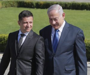 epa07780234 Ukrainian President Volodymyr Zelensky (L) and Israeli Prime Minister Benjamin Netanyahu (R) attend their meeting at the Mariinskiy Palace in Kiev, Ukraine, 19 August 2019. Benjamin Netanyahu is on a two-day official visit to Kiev to meet with top Ukrainian officials.  EPA/SERGEY DOLZHENKO