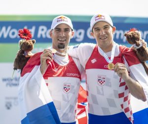 epa07806689 Gold medalists Martin (L) and Valent Sinkovic of Croatia celebrate after winning the Men's Pair Final A at the World Rowing Championship 2019 in Linz-Ottensheim, Austria, 31 August 2019.  EPA/CHRISTIAN BRUNA