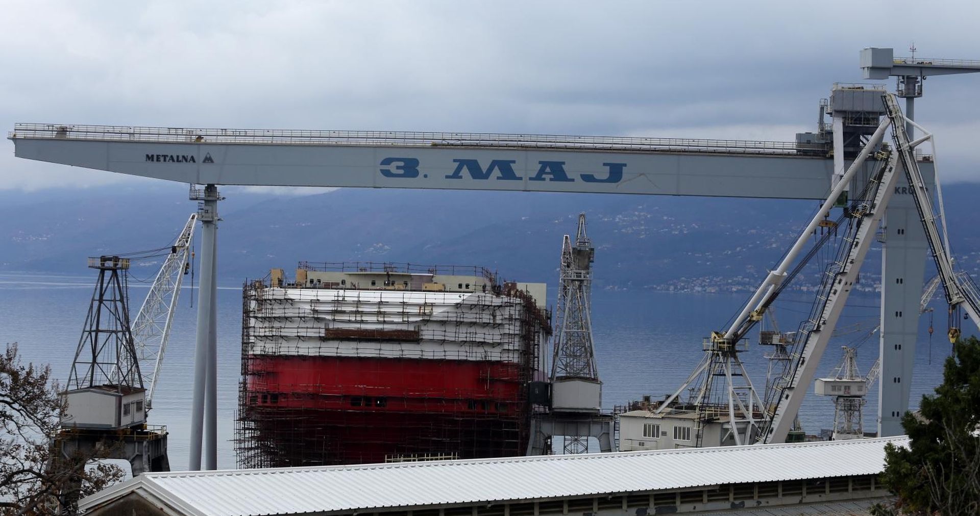 04.01.2018., Rijeka - Gradnja broda na navozu u brodogradilistu 3 maj.
Photo: Goran Kovacic/PIXSELL
