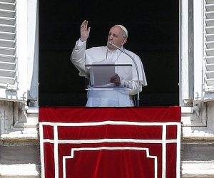 epa07755955 Pope Francis delivers his message during the Angelus prayer in St. Peter's Square, Vatican, 04 August 2019.  EPA/RICCARDO ANTIMIANI