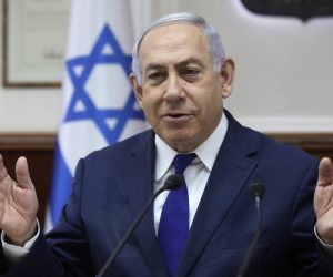 epa07814188 Israeli Prime Minister Benjamin Netanyahu chairs the weekly cabinet meeting at the Prime Minister's office in Jerusalem, 03 September 2019.  EPA/SEBASTIAN SCHEINER / POOL