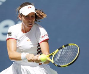 epa07815158 Johanna Konta of Great Britain hits a return to Elina Svitolina of Ukraine during their quarter-finals round match on the ninth day of the US Open Tennis Championships the USTA National Tennis Center in Flushing Meadows, New York, USA, 03 September 2019. The US Open runs from 26 August through 08 September.  EPA/JUSTIN LANE