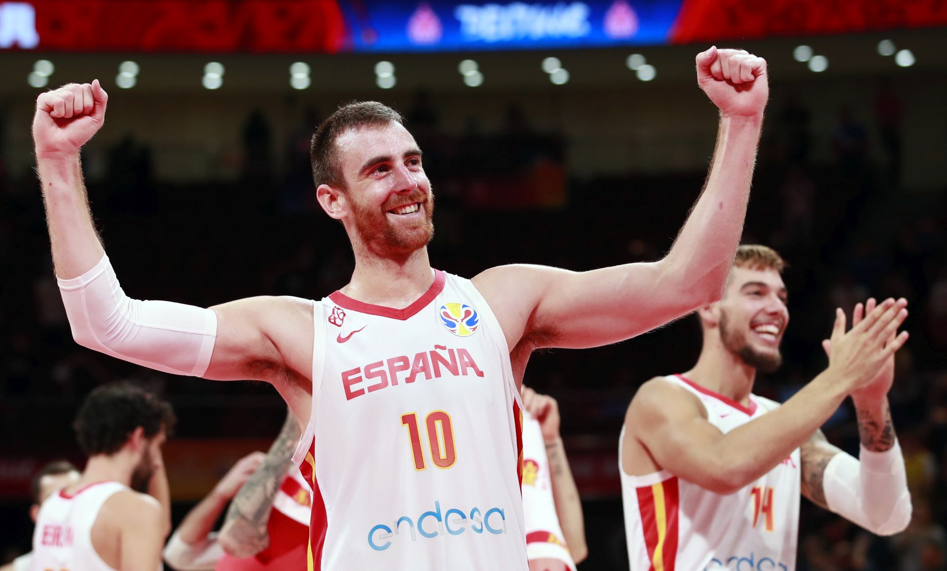 epa07839122 Victor Claver of Spain celebrates after defeating Australia in the FIBA Basketball World Cup 2019 semi-final match between Spain and Australia in Beijing, China, 13 September 2019.  EPA/HOW HWEE YOUNG