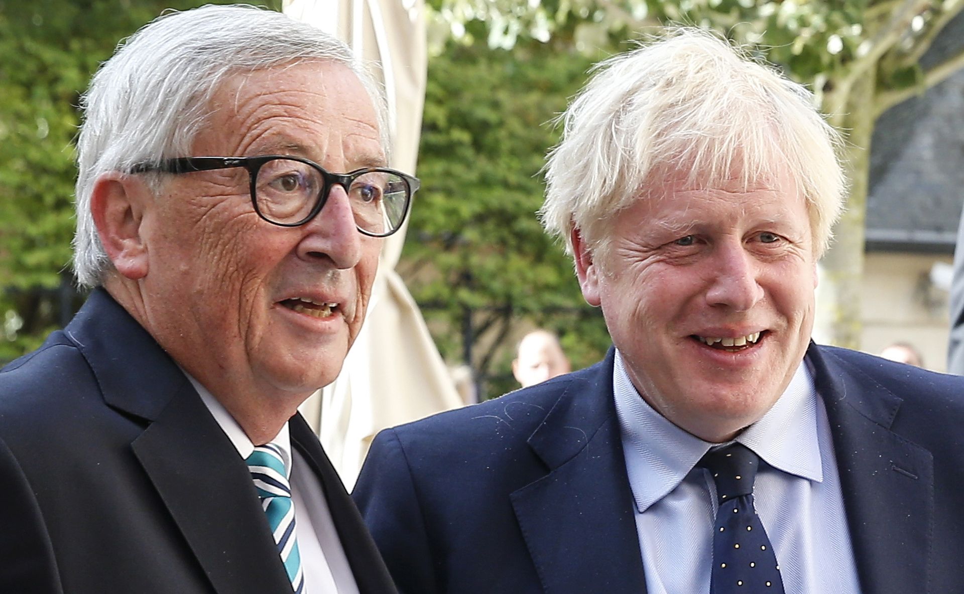 epa07846298 Acting European Commission President Jean-Claude Juncker (L) welcomes British Prime Minister Boris Johnson (R) for a meeting in Luxembourg, 16 September 2019. British Prime Minister Boris Johnson is on a one-day visit in Luxembourg to discuss the United Kingdom leaving the European Union, dubbed Brexit.  EPA/JULIEN WARNAND