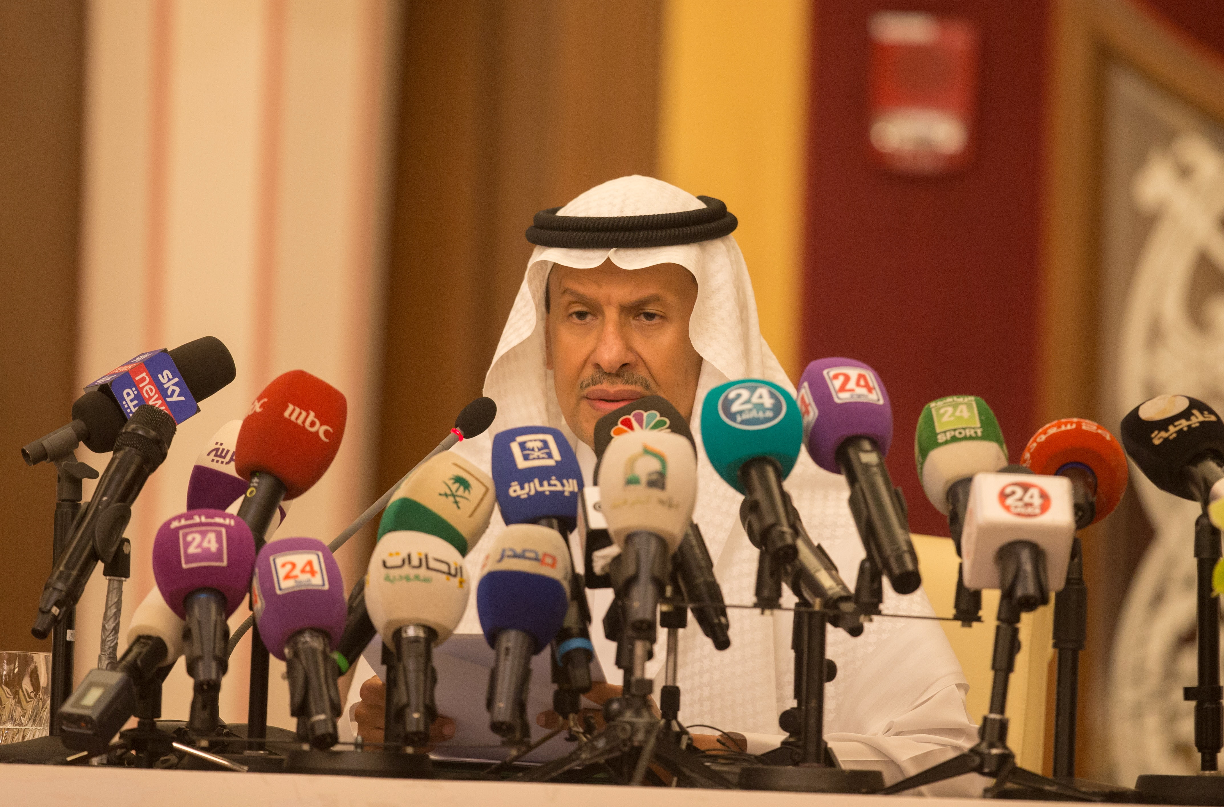 epa07849289 Prince Abdulaziz bin Salman, the Saudi Minister of Energy, gives a press conference in Jeddah, Saudi Arabia, 17 September 2019. Prince Abdulaziz bin Salman said that his country's oil production will be fully restored by the end of September, after the drone attack that knocked out almost half of the country's production.  EPA/STR