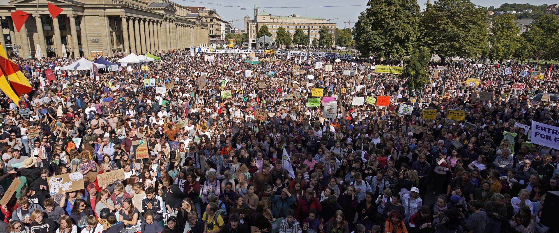 epa07855885 Students take part in a globale demonstration against climate change in Stuttgart, Germany, 20 September 2019. Millions of people around the world were taking part in protests demanding action on climate issues.  EPA/RONALD WITTEK